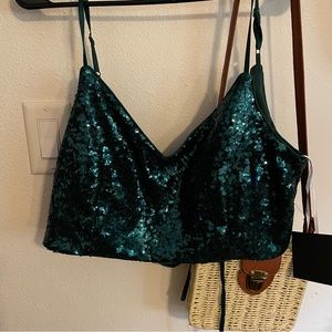 Women’s Lulu’s Sequin Crop Top in size XL NWT